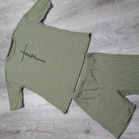 2pc Short Set - Picture 3 of 7